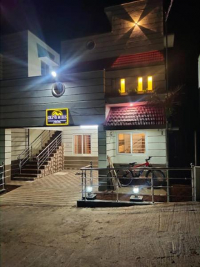 Olive Hills-Families Only-First Floor Guest House